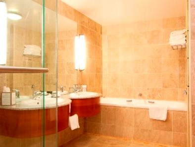 bathroom - hotel millennium queenstown - queenstown, new zealand