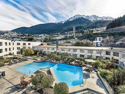 outdoor pool - hotel mercure queenstown resort - queenstown, new zealand