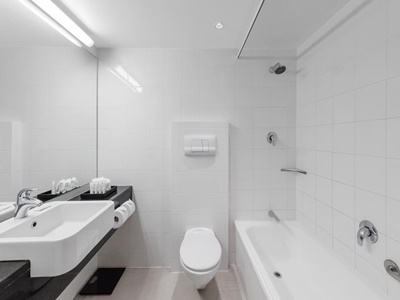 bathroom - hotel crowne plaza queenstown - queenstown, new zealand