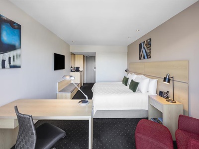 bedroom 4 - hotel crowne plaza queenstown - queenstown, new zealand