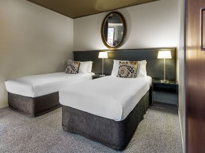 bedroom - hotel doubletree by hilton queenstown - queenstown, new zealand