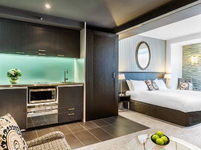 bedroom 1 - hotel doubletree by hilton queenstown - queenstown, new zealand