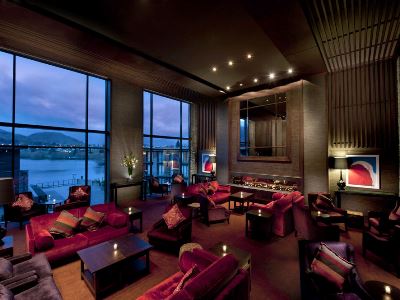 lobby - hotel hilton queenstown resort and spa - queenstown, new zealand