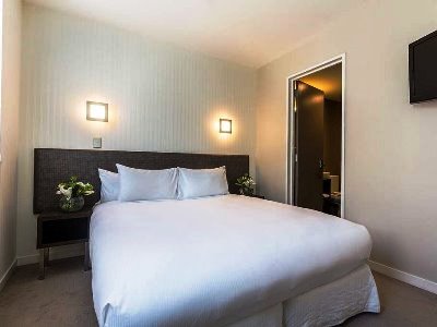 bedroom 2 - hotel hilton queenstown resort and spa - queenstown, new zealand