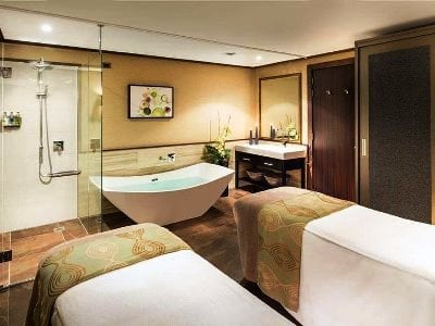 spa - hotel hilton queenstown resort and spa - queenstown, new zealand