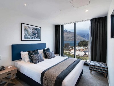 bedroom - hotel ramada by wyndham queenstown central - queenstown, new zealand