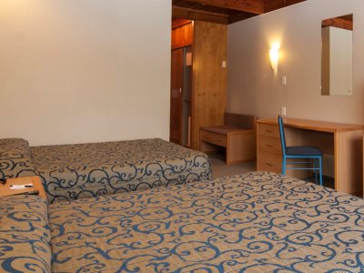 standard bedroom - hotel copthorne hotel rotorua - rotorua, new zealand