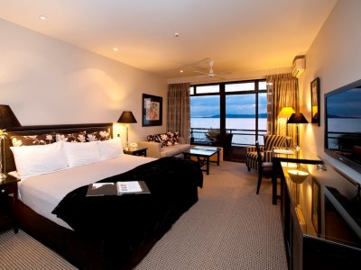junior suite - hotel millennium hotel and resort manuels - taupo, new zealand