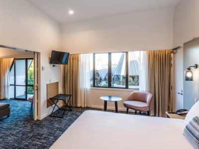 suite - hotel chateau on the park, doubletree hilton - christchurch, new zealand