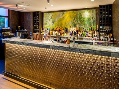bar - hotel doubletree by hilton wellington - wellington, new zealand