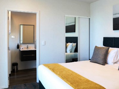 bedroom 2 - hotel ramada wellington taranaki street - wellington, new zealand