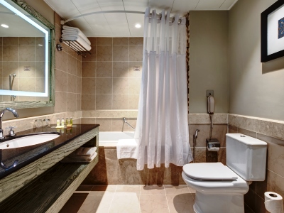 bathroom - hotel hilton salalah resort - salalah, oman