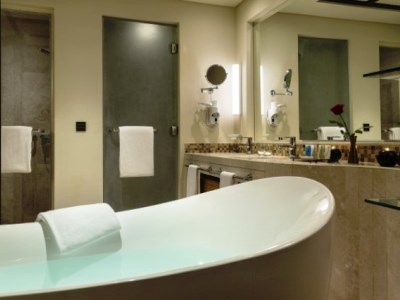 bathroom 1 - hotel salalah rotana resort - salalah, oman
