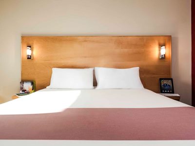 bedroom 1 - hotel ibis muscat - muscat, oman