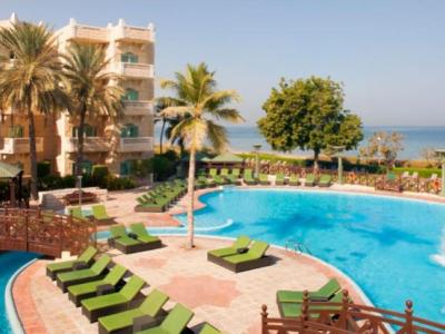 outdoor pool - hotel grand hyatt - muscat, oman