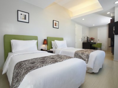 bedroom - hotel exchange regency - manila, philippines
