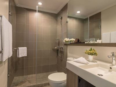 bathroom - hotel aruga apartments by rockwell - manila, philippines