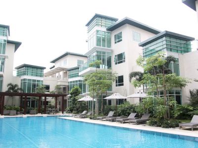 outdoor pool 1 - hotel aruga apartments by rockwell - manila, philippines