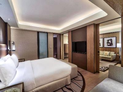 bedroom 3 - hotel conrad - manila, philippines