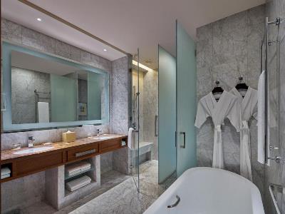 bathroom - hotel grand hyatt manila - manila, philippines