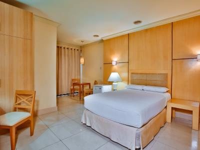 bedroom - hotel crown regency residences - cebu, philippines