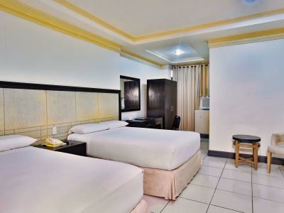 deluxe room - hotel crown regency residences - cebu, philippines