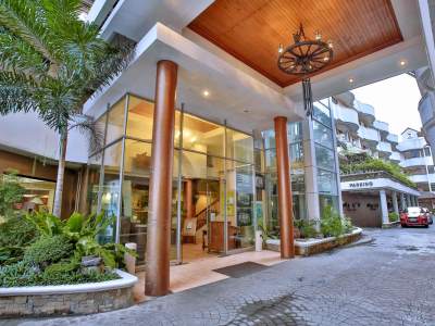 exterior view - hotel crown regency residences - cebu, philippines