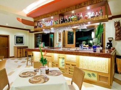 bar - hotel boracay tropics resort - boracay island, philippines