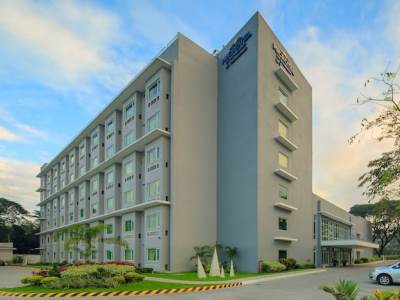 exterior view - hotel microtel by wyndham up technohub - quezon, philippines