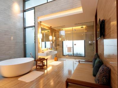 bathroom - hotel quest plus conference center, clark - angeles city, philippines