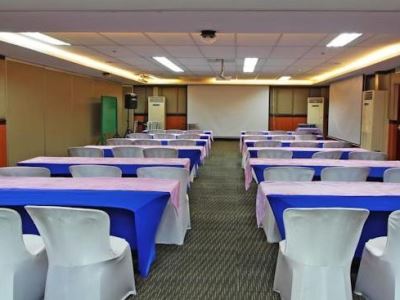 conference room - hotel eurotel angeles - angeles city, philippines