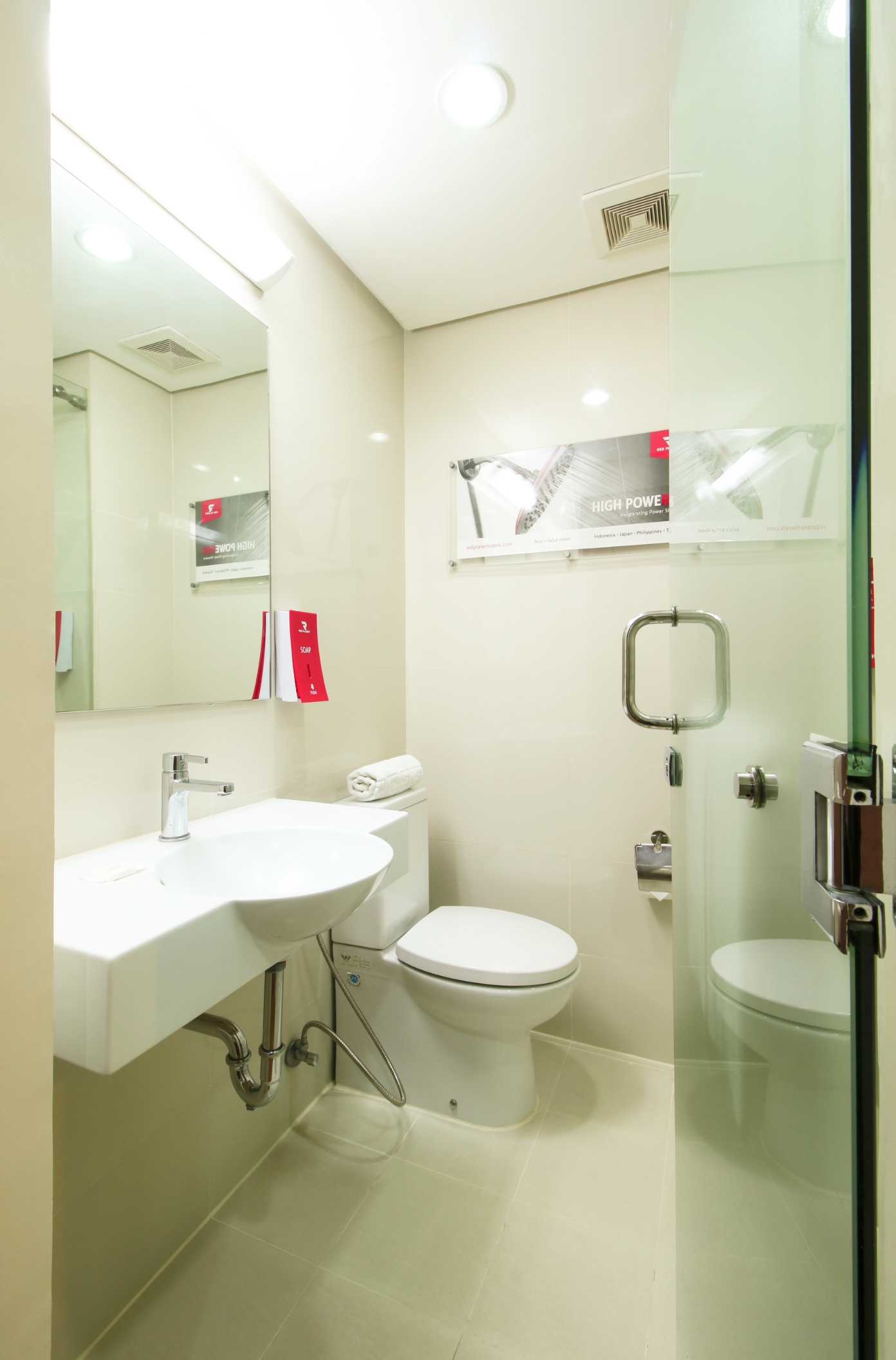 bathroom - hotel red planet cagayan de oro - cagayan de oro, philippines