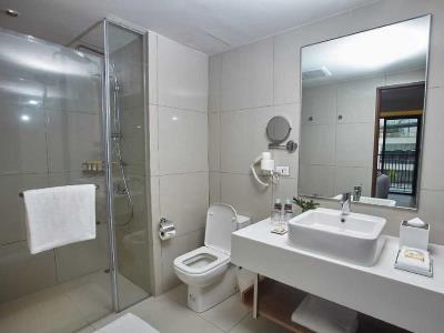 bathroom - hotel quest hotel tagaytay - tagaytay city, philippines