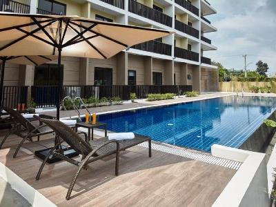 outdoor pool - hotel quest hotel tagaytay - tagaytay city, philippines