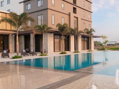 outdoor pool - hotel seda nuvali - santa rosa, philippines