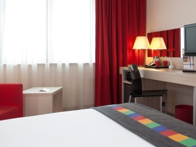 standard bedroom 2 - hotel park inn by radisson krakow - krakow, poland