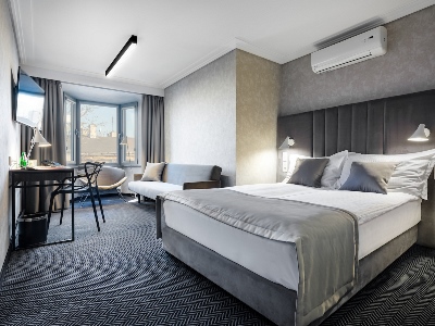 standard bedroom 2 - hotel logos - krakow, poland