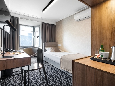 standard bedroom - hotel logos - krakow, poland