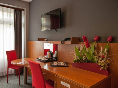 standard bedroom 1 - hotel alexander - krakow, poland