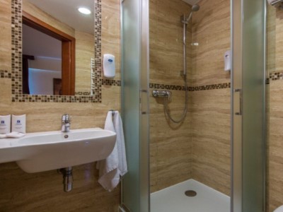 bathroom - hotel conrad - krakow, poland