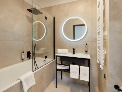 bathroom - hotel estera - krakow, poland