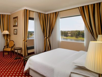 suite 1 - hotel sheraton grand krakow - krakow, poland