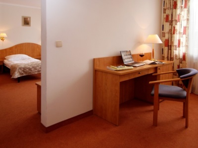 bedroom 2 - hotel best western portos - warsaw, poland
