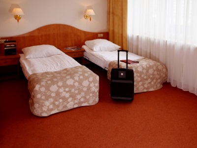 bedroom 3 - hotel best western portos - warsaw, poland