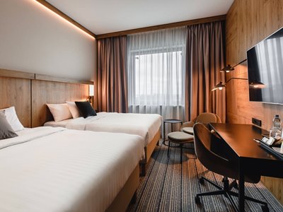 bedroom 2 - hotel courtyard by marriott airport - warsaw, poland
