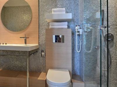 bathroom - hotel sound garden - warsaw, poland