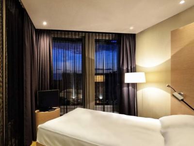 bedroom 4 - hotel sound garden - warsaw, poland