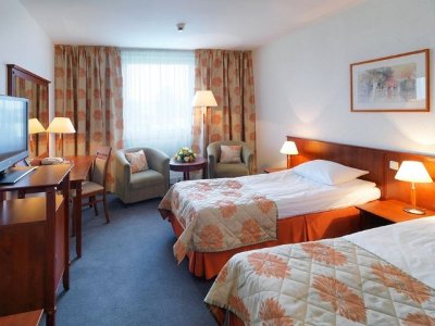 bedroom 1 - hotel airport hotel okecie - warsaw, poland