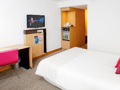 bedroom 1 - hotel novotel wroclaw city - wroclaw, poland