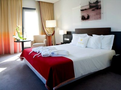 bedroom - hotel melia ria hotel and spa - aveiro, portugal